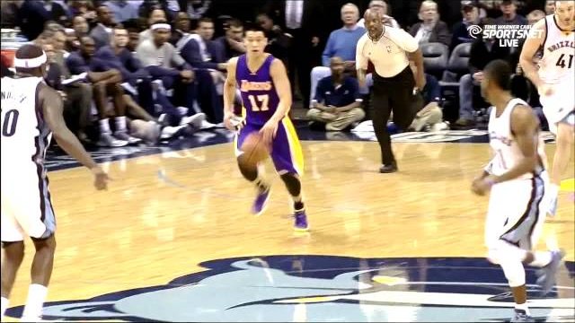 November 11, 2014 - Lakers vs. Grizzlies - Jeremy Lin No Look Pass To Kobe Bryant