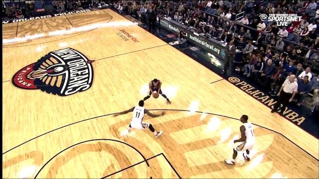 November 12, 2014 - Lakers vs. Pelicans - Jeremy Lin Nice Pass To Jordan Hill For Dunk