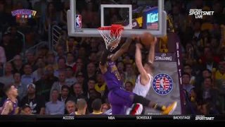 LeBron James Blocks Nik Stauskas And Makes Layup - Trail Blazers vs. Lakers - November 14, 2018